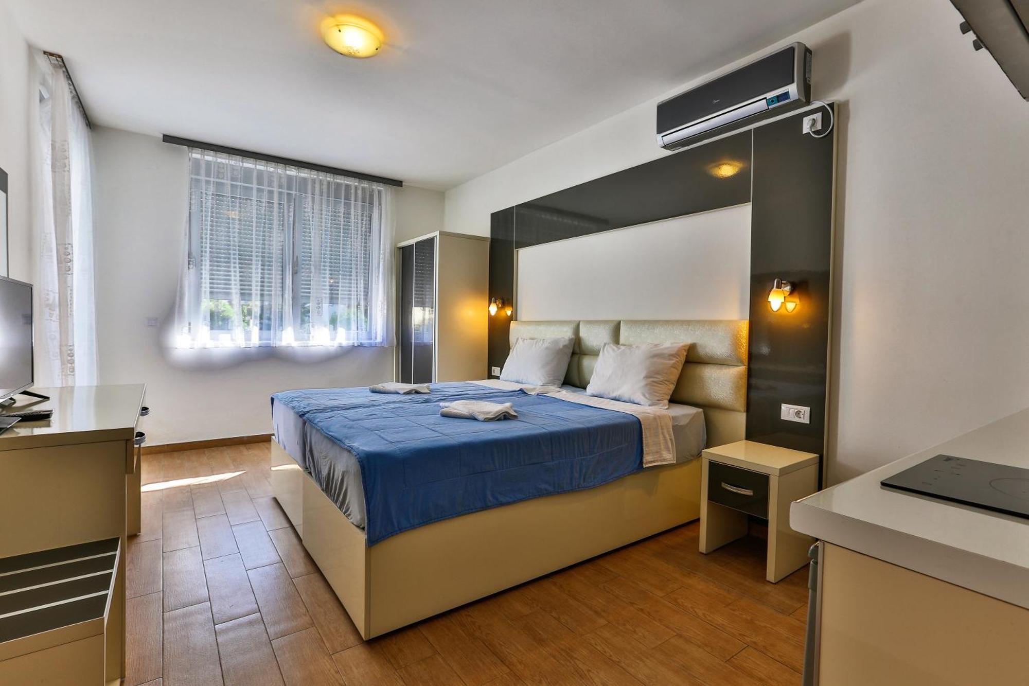Villa Dvor Kornic Budva Room photo