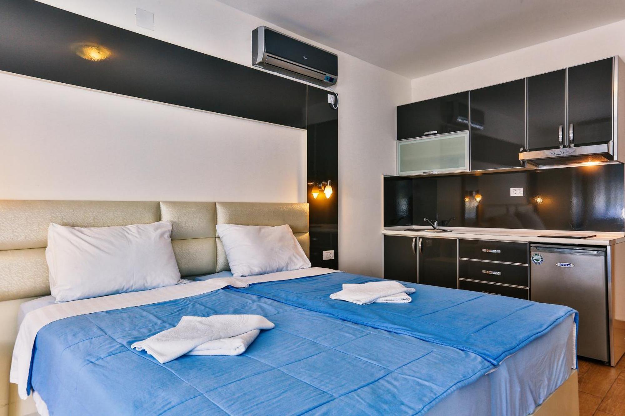 Villa Dvor Kornic Budva Room photo